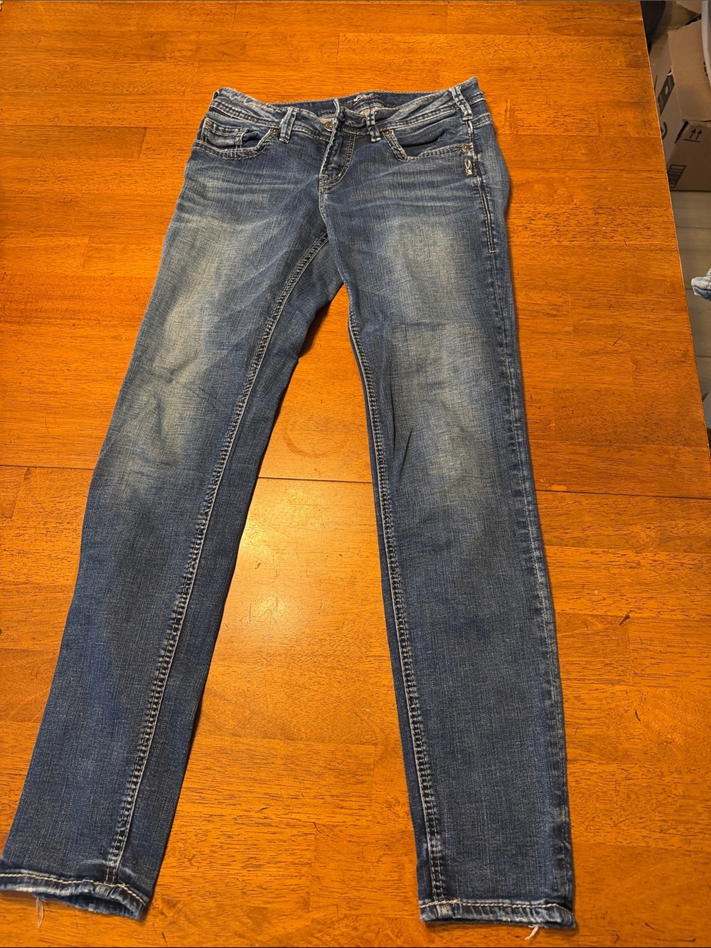 Silver Jeans Women's Straight Leg Denim — Medium Blue Stretch